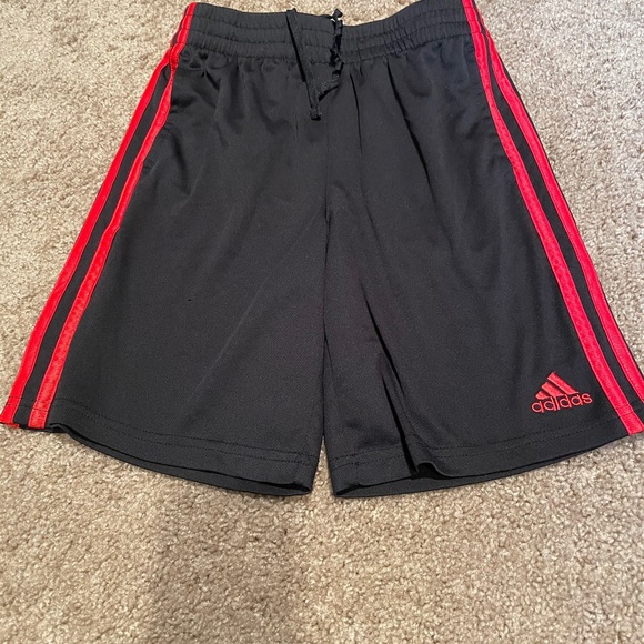 COPY - Boys adidas shorts - Picture 3 of 4